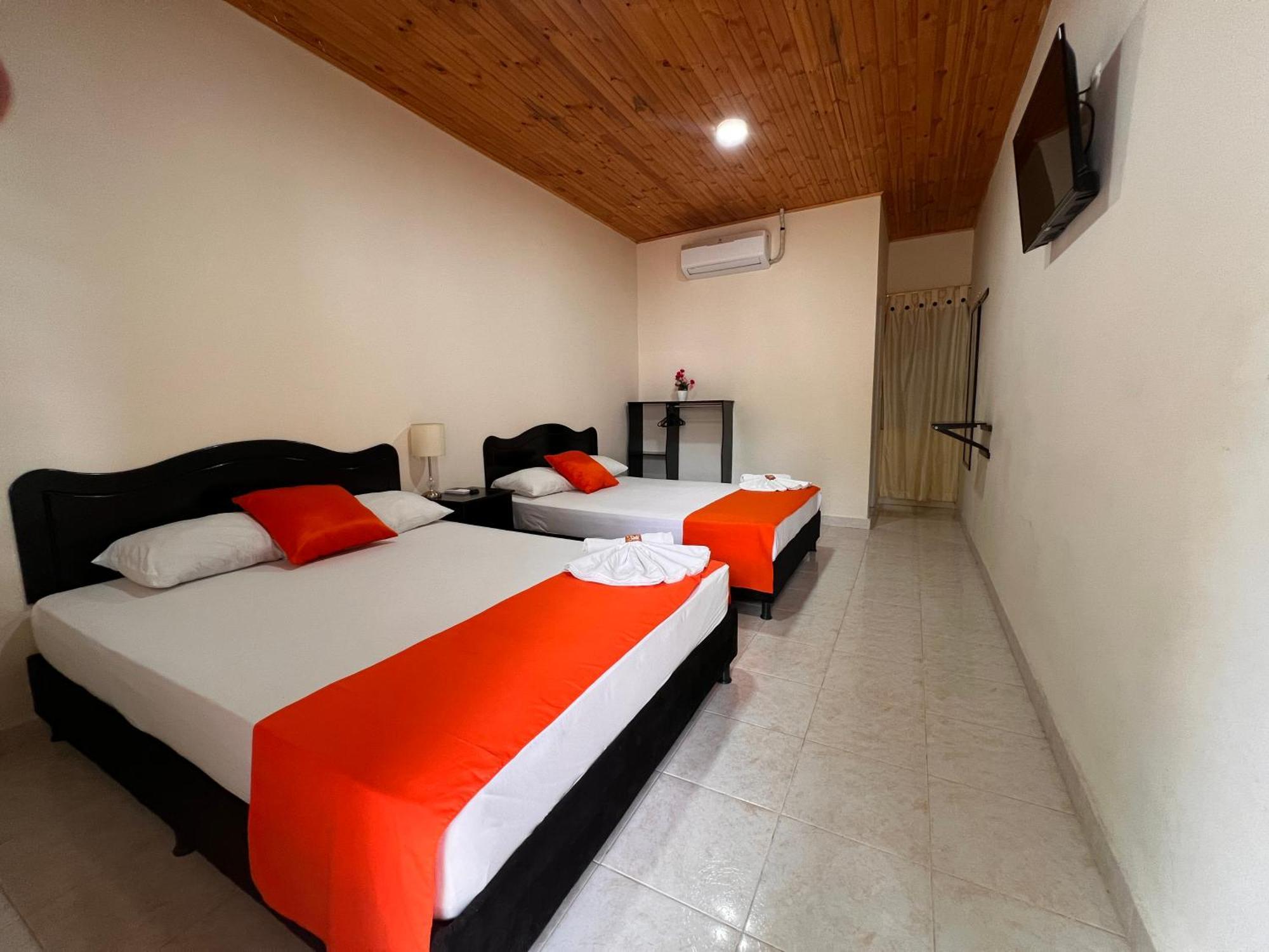 Hotel Colonial Вильявьеха Экстерьер фото